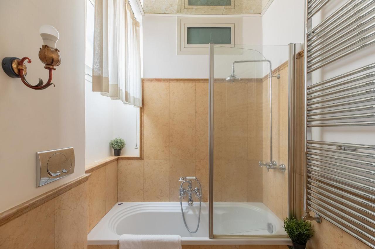Iflat Elegant And Luxury Apartment Near Pantheon Рим Екстериор снимка