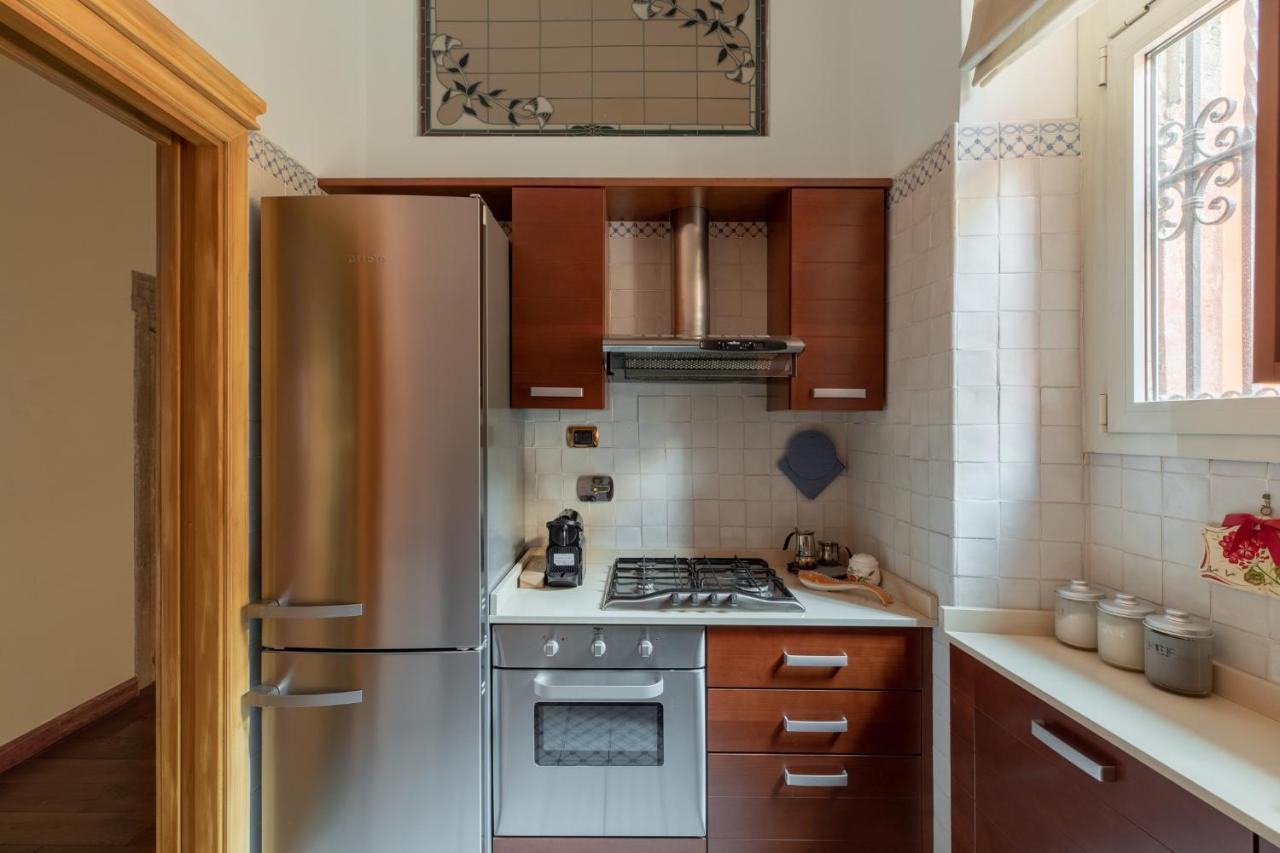 Iflat Elegant And Luxury Apartment Near Pantheon Рим Екстериор снимка